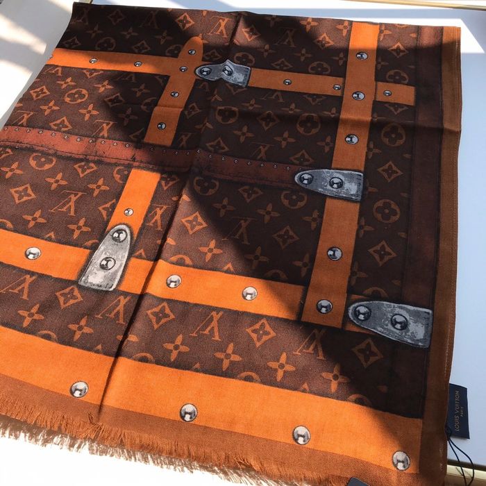 Louis Vuitton Scarf LV00071